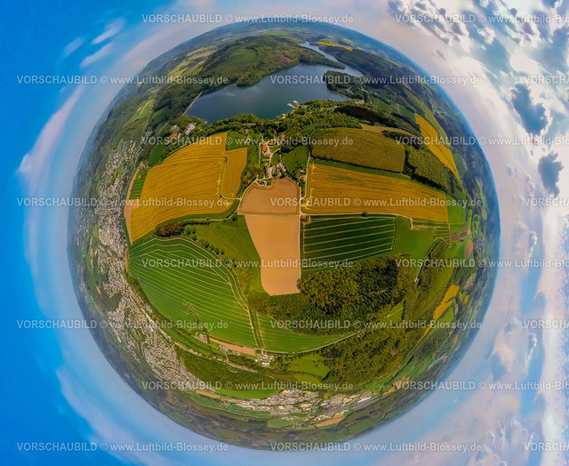 Meschede240590346Berghausen_Hennesee | Luftbild, Hennesee in waldreicher Umgebung, Wiesen und Felder, Erdkugel, Fisheye Aufnahme, Fischaugen Aufnahme, 360 Grad Aufnahme, tiny world, little planet, fisheye Bild, Berghausen, Meschede, Sauerland, Nordrhein-Westfalen, Deutschland
