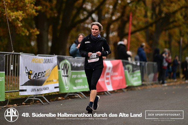 Süderelbe Halbmarathon 2025 I 09.11.2025 I Fotograf_DerSportfotograf.I 00655 | Der Sportfotograf. - Realisiert mit Pictrs.com