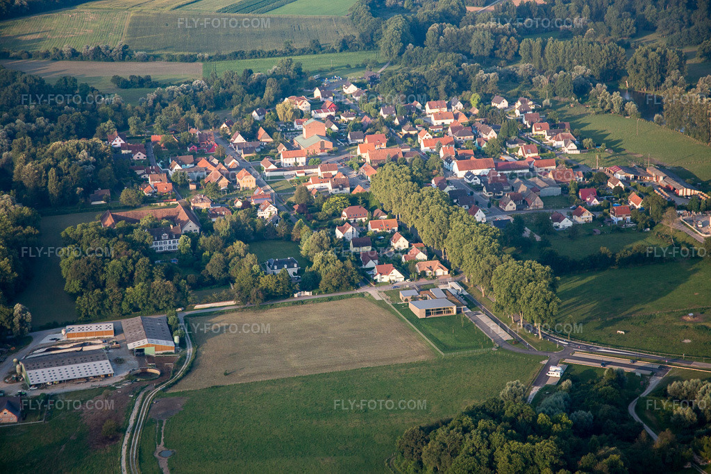 Aerial view: View of the town in Fort-Louis in the state Bas-Rhin, France.Photo: IMG_093095.jpg taken on 08/16/2016 by Werner Riehm/FLY-FOTO.comResolution of the original: 5472 x 3648 px