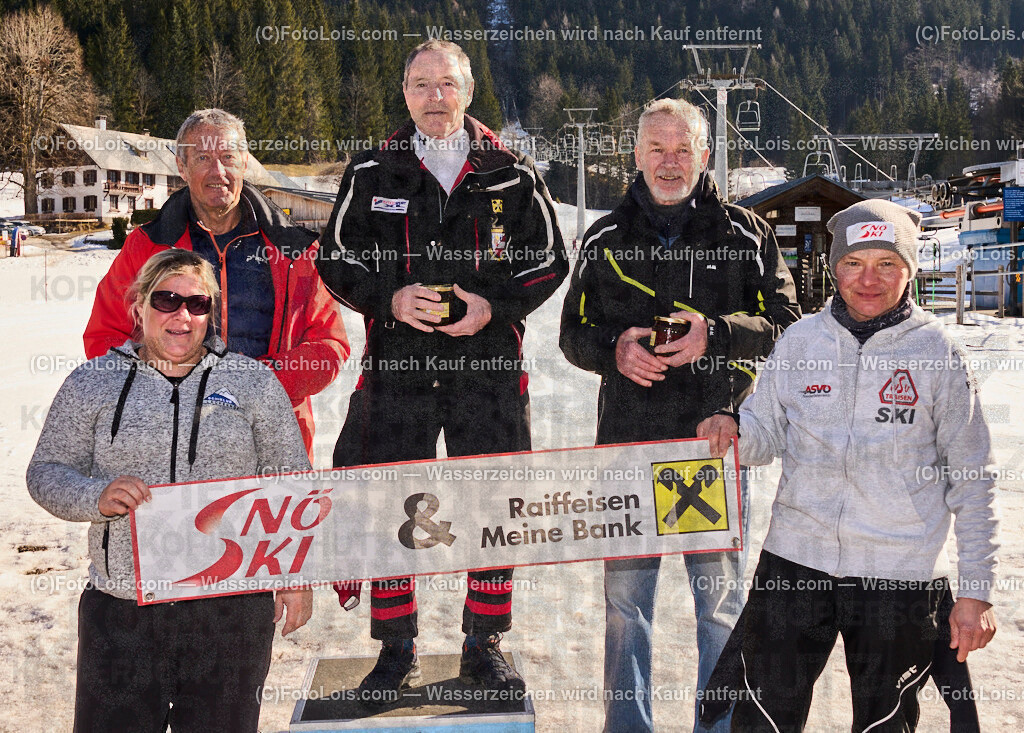 ALP0773_MastersCup-RTL-I_LKHF_Siegerehrung | NÖ Raiffeisen MastersCup, Jugend - Damen - Herren, Riesentorlauf-Rennen 1 auf der Fuchswaldpiste, durchführender Verein: Schiklub Lackenhof, So 9. Februar 2025.