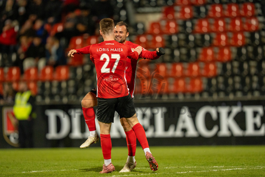 SG Sonnenhof Grossaspach vs. TSV Steinbach Haiger, Fussball, Regionalliga Suedwest, 25. Spieltag, 20.03.2026 | Torjubel Fabian Eisele (SG Sonnenhof Großaspach, #23) mit Loris Maier (SG Sonnenhof Großaspach, #27),SG Sonnenhof Grossaspach vs. TSV Steinbach Haiger, Fussball, Regionalliga Suedwest, 25. Spieltag, 20.03.2026Foto: photosbyphips/Philip Ziegler
