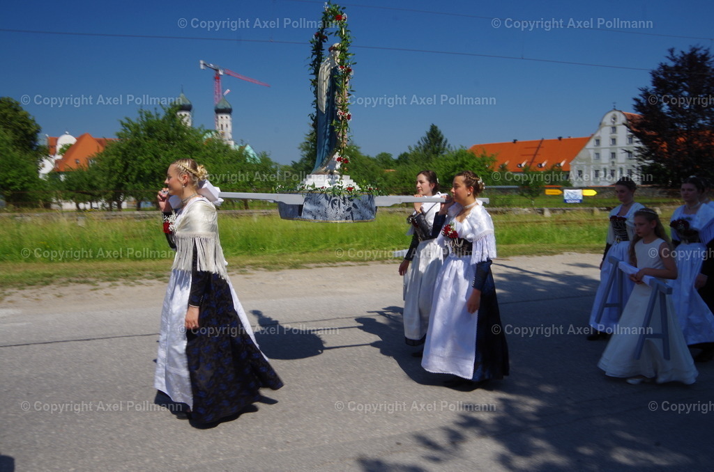 IMGP4641 | fotografiert von Axel PollmannLeonhardi Wallfahrt Benediktbeuern und Murnau, Fronleichnam, Fasching, Landschaft im Loisachtal und Benediktbeuern  - Realisiert mit Pictrs.com