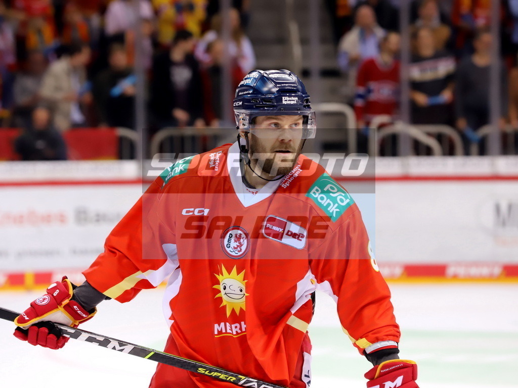 Mikko Kousa - DEG | Mikko Kousa - DEG - Realisiert mit Pictrs.com