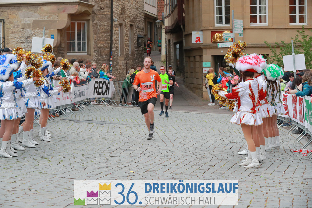 VR Bank Hauptlauf 10km | 3königslauf 2022 VR Bank Hauptlauf - Realisiert mit Pictrs.com