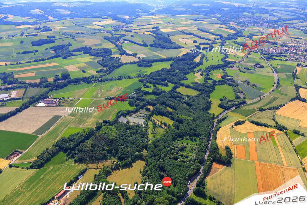 Die Luftaufnahme der Stadt Wirsberg wurde 2017 vom Flugzeug heraus erstellt ( keine Drohne )- hohe Auflösung für beste Qualität