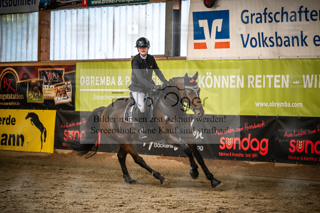 DOS_0578 | Entdecke hochwertige Reitturnierfotos von Foto Oger. Professionell, emotional und authentisch – jetzt Lieblingsmomente im Shop bestellen. - Realisiert mit Pictrs.com