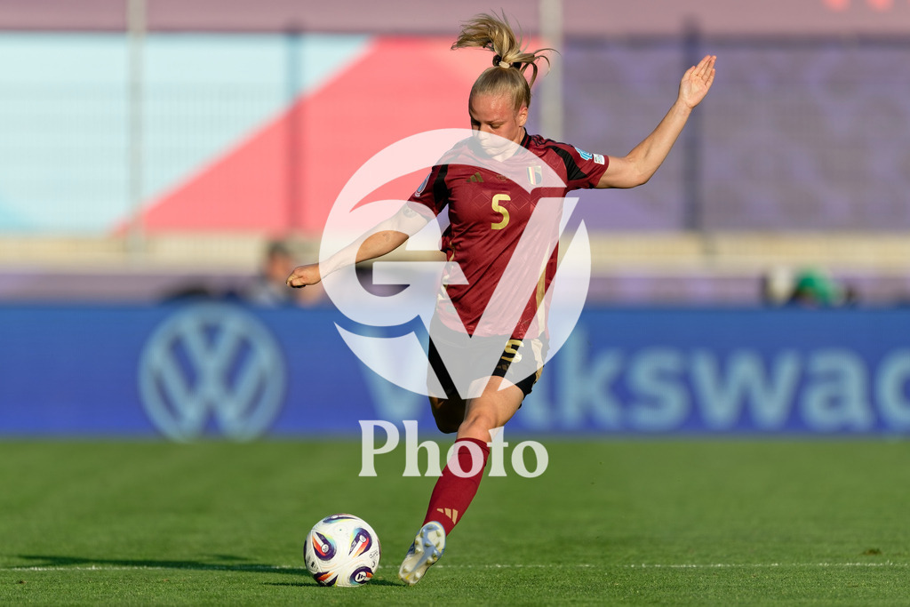 Belgium v Italy - UEFA Women's EURO 2025 Group B | SION, SWITZERLAND - JULY 3: Sarah Wijnants of Belgium shoots  during the UEFA Womens EURO 2025 Group B match between Belgium and Italy at Stade de Tourbillon on July 3, 2025 in Sion, Switzerland. (Photo by Giuseppe Velletri/Sports Press Photo/Getty Images)