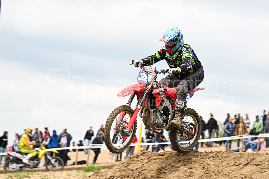 Motocross Schlatt bei Winterthur - 30. April 2023 | #38 Hartmann Markus aus Uerschhausen (CH) auf Husqvarna in der Kategorie Senioren am Motocross Schlatt bei Winterthur, 30. April 2023. 
Instagram: @mx_schlatt | @mc_wila | @sam_schweiz
Bild: Sportfotografie Markus Aeschimann | www.markus-aeschimann.ch - Realisiert mit Pictrs.com