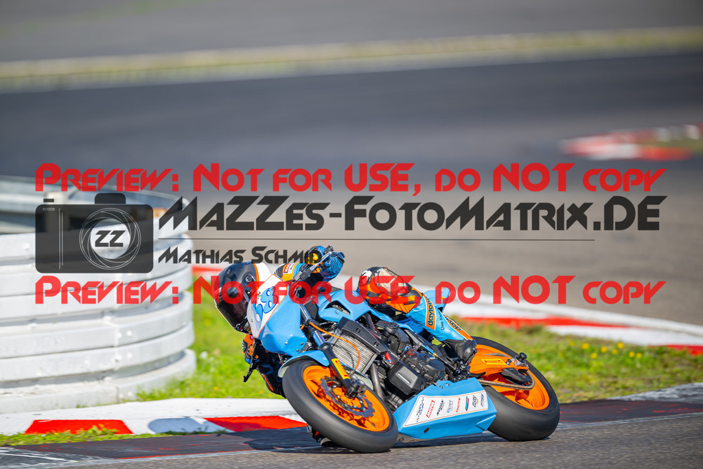 MaZZes-Fotomatrix-20260904-629202 | TWIN