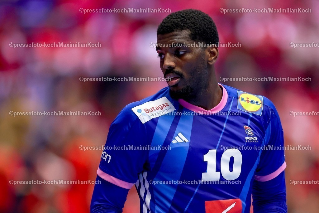 EHF24012601049 | 24.01.2026, Handball, Men's EHF EURO 2026, Frankreich - Portugal, Jyske Bank Boxen in Herning, Dänemark, Main Round:  Dika Mem (France #10)