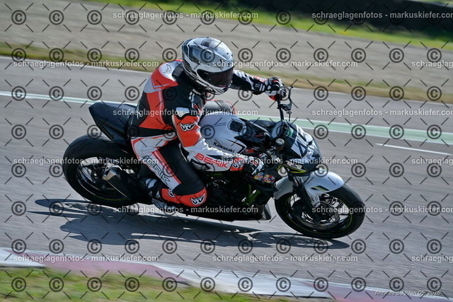 26BT02-1036 | markuskiefer.com - Realisiert mit Pictrs.com
