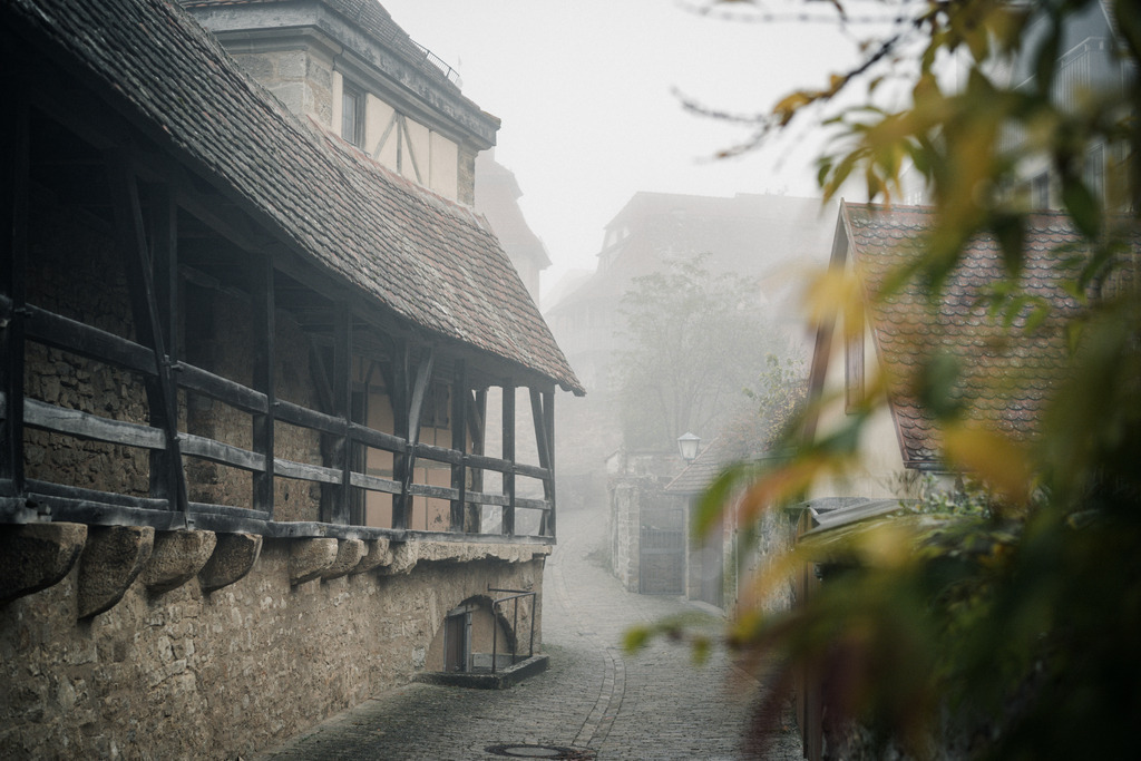 DSC01822 | Rothenburg ob der Tauber. Nur hier gibt es Exklusive und passend zur Jahreszeit Ihr Wandbild, T-Shirt, Tasse und alles was das Rothenburg Herz begehrt. - Realisiert mit Pictrs.com