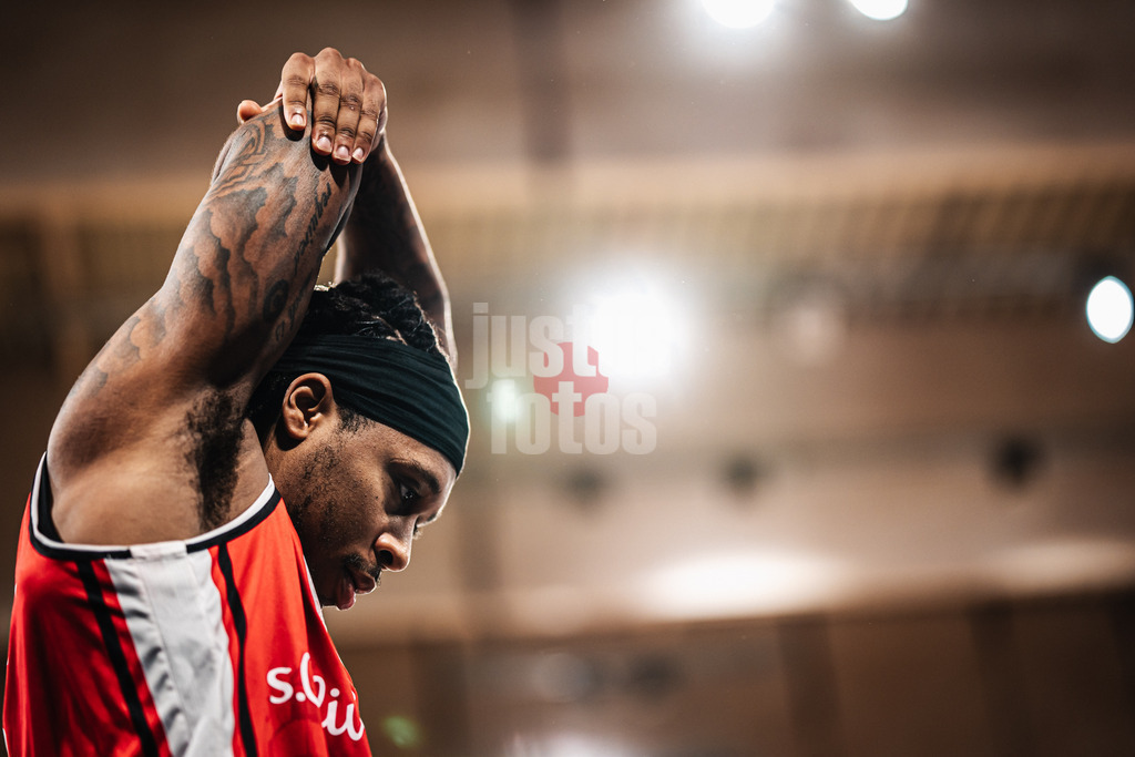 Basketball | Männer | Saison 2024/2025 | easyCredit Basketball Bundesliga | 18. Spieltag | Veolia Towers Hamburg vs. FIT/One Würzburg Baskets | 26.01.2025 | Mike Lewis II (#0, FIT/One Würzburg Baskets)