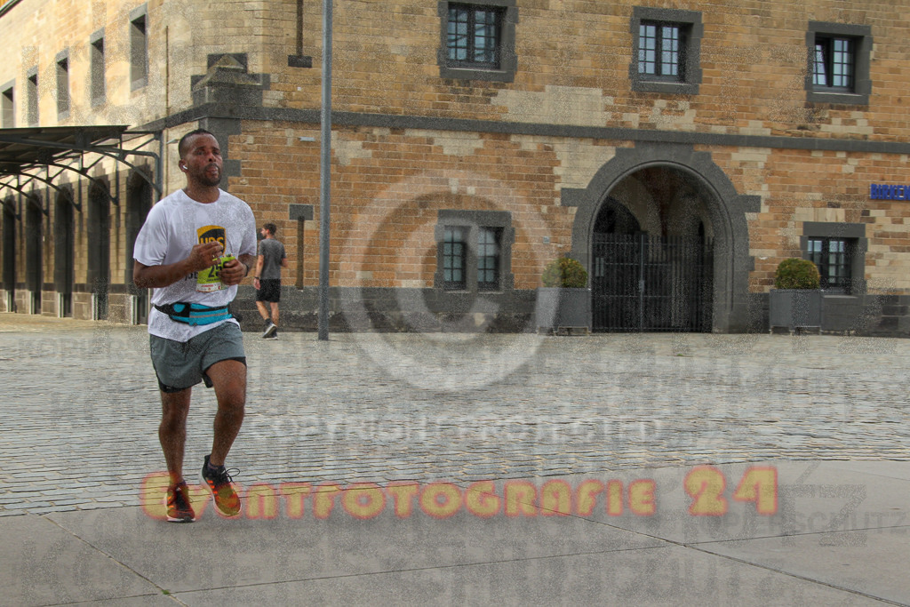 250920_1524_EV4_8711 | Sportfotografie im Rhein-Sieg Kreis, Köln, Bonn, NRW, Rheinland Pfalz, Hessen, etc. Unser Tätigkeitsfeld umfasst den Laufsport vom Volkslauf über den Marathon, Duathlon, Triathon bis zum Ultralauf wie Kölnpfad Ultra oder Schindertrail.