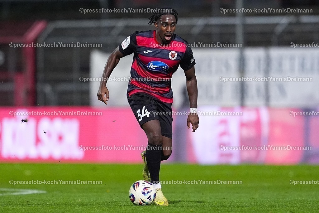 xYDR31102501111 | 31.10.2025, xydrx, Fußball, 3.Liga, FC Viktoria Köln - FC Ingolstadt 04, Saison 2025 2026, Sportpark Höhenberg: Frank Ronstadt (FC Viktoria Köln #34)  DFB regulations prohibit any use of photographs as image sequences and or quasi-video.