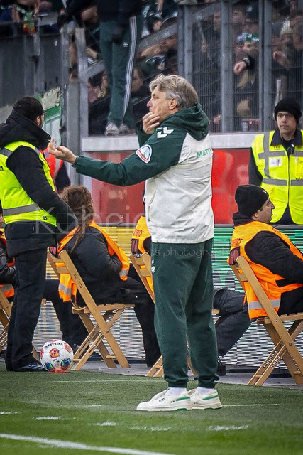 German Bundesliga, Bayer 04 Leverkusen vs. SV Werder Bremen, 24.01.2026 | LEVERKUSEN, GERMANY - JANUARY 24: Horst Steffen (Head Coach SV Werder Bremen) during the German Bundesliga match on gameday 19 between Bayer 04 Leverkusen vs. SV Werder Bremen at BayArena on January 24, 2026 in Leverkusen, Germany. DFL REGULATIONS PROHIBIT ANY USE OF PHOTOGRAPHS AS IMAGE SEQUENCES AND/OR QUASI-VIDEO.