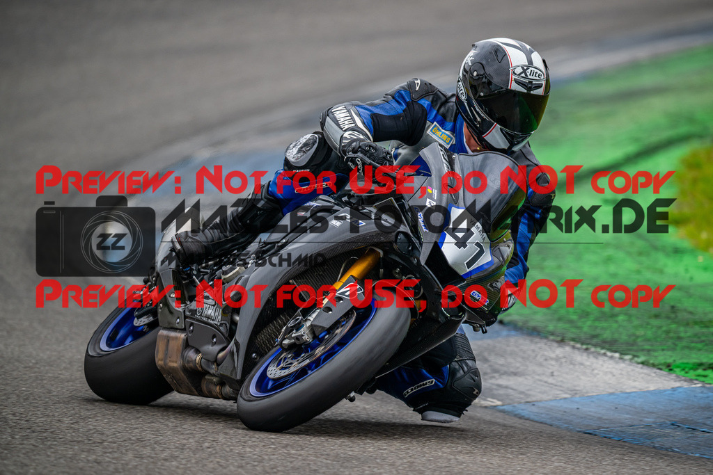 MaZZes_FotoMatrix_240702_6007705_1014 | WEISS