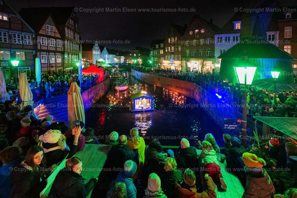 Stade Weihnachtsmarkt Fackelschwimmer DLRG_ELS_7811161223 | Stade DLRG Fackelschimmen 3.Advent - Realisiert mit Pictrs.com
