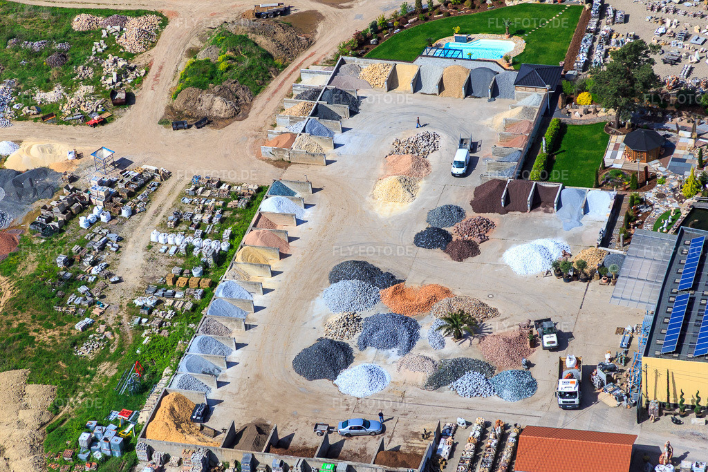 Luftbild: Palatinum Landschafts u. Gartendesign in Hagenbach im Bundesland Rheinland-Pfalz in Deutschland. Foto: IMG_078408.jpg vom 08.05.2015 durch Werner Riehm/FLY-FOTO.dePalatinum