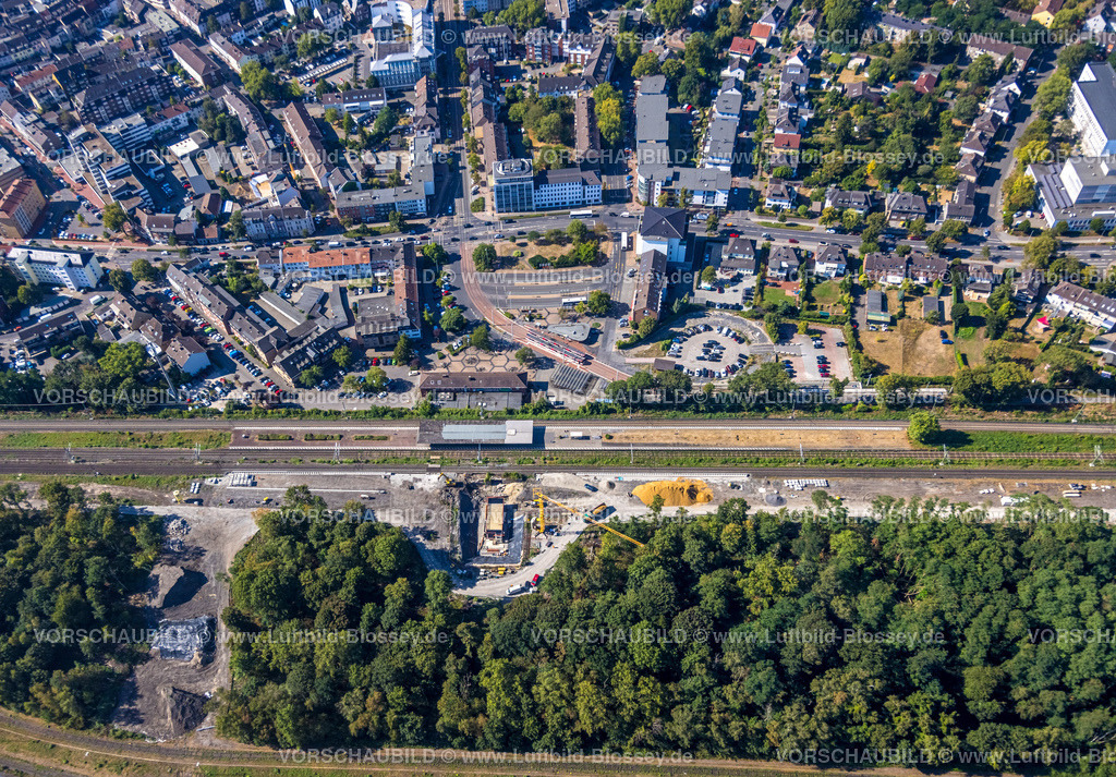 Dinslaken220806533 | Luftbild, Dinslaken Bahnhof, Betuwe-Arbeiten mit Freilegung von Tunnel und Keller, Dinslaken, Ruhrgebiet, Nordrhein-Westfalen, Deutschland