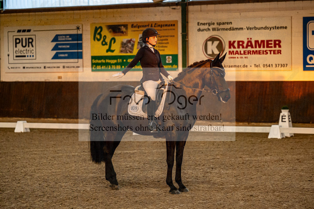 20240308-DOS_5131 | Entdecke hochwertige Reitturnierfotos von Foto Oger. Professionell, emotional und authentisch – jetzt Lieblingsmomente im Shop bestellen.Deutschlandweite Turnierfotografie. - Realisiert mit Pictrs.com