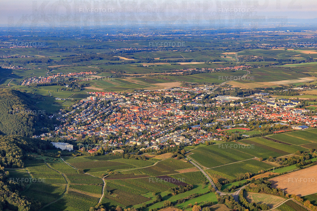Stadtansicht aus Südwesten | Luftbild: Stadtansicht aus Südwesten in Bad Bergzabern im Bundesland Rheinland-Pfalz in Deutschland. Foto: IMG_103525.jpg vom 21.09.2017 durch Werner Riehm/FLY-FOTO.de - Realisiert mit Pictrs.com