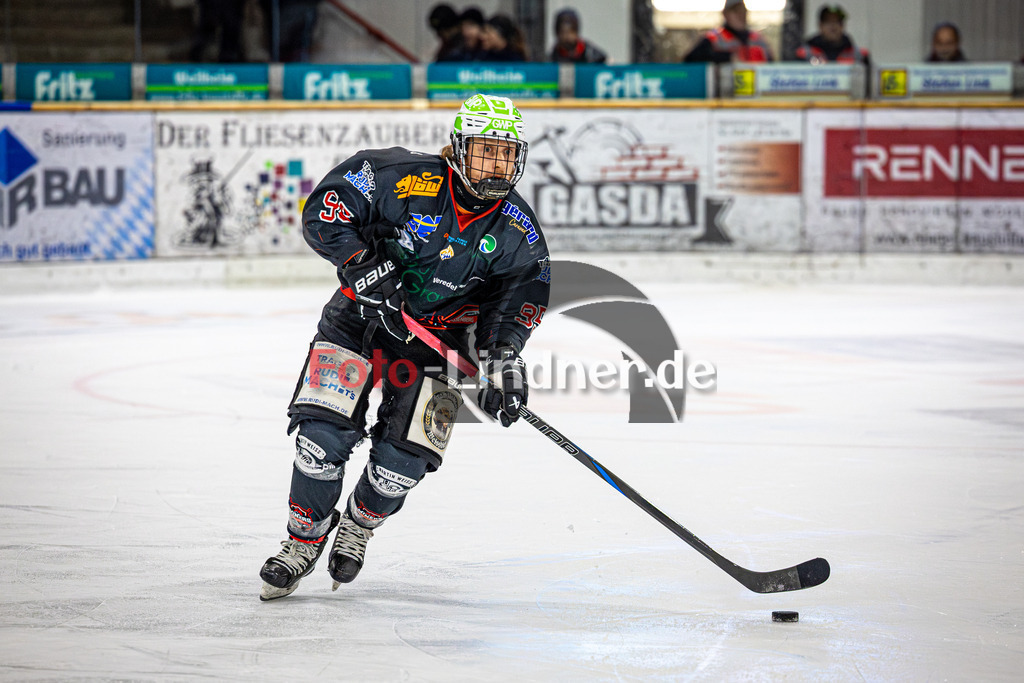 Peißenberg MINERS gegen ERSC Amberg | Eishockey Bayernliga 2025/26 Vorrunde 18. Spieltag, Peißenberg MINERS gegen ERSC Amberg, 20251212,Moritz BIRKNER (MINERS 95) in Aktion, Freisteller,2025-12-12 in Peißenberg (flatbuy Arena Peißenberg), Moritz BIRKNER (MINERS 95)Copyright: WolfgangxLindner www.foto-lindner.de