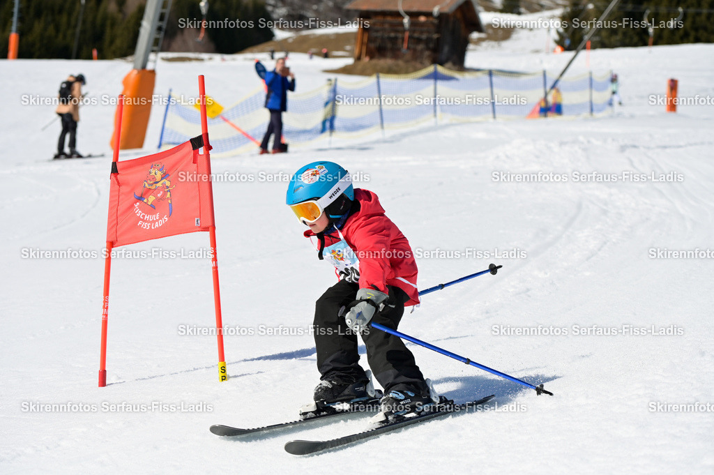 SRF_27.02.2026_838 | Skirennfotos,Serfaus,Fiss,Ladis,Kinderskirennen,Winter,Tirol,Oberland,skirace,SFL,feelfree,weil wir's genießen,ski,Ski,skifahren,Sonnenplateau, - Realisiert mit Pictrs.com