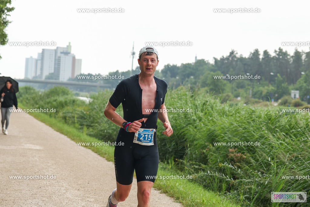 LUR_1575 | 34. M-net Erlanger Triathlon 2025 #erlangertriathlon  #mnettriathlon2025 #mnettriathlon #team #olympischedistanz #mitteldistanz #triathlon #maindonaukanal  #erlangertriathlon2025 #yourpictrs #tv1848 #tv1848erlangen  #triathlonbayern #sportinerlangen #demsportverbunden #sportshot_your_pictrs Copyright: www.sportshot.de