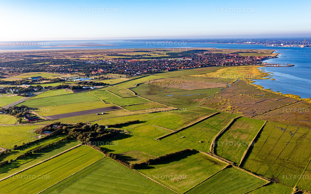 Aerial view: View of the town in Fanø in the state South Denmark, Denmark.Photo: IMG_118819-Pano.jpg taken on 09/21/2019 by Werner Riehm/FLY-FOTO.comResolution of the original: 5809 x 3626 px