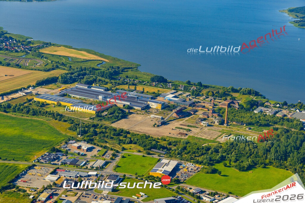 Luftaufnahme der Stadt Ribnitz-Damgarten - Die Luftaufnahme wurde 2025 vom UL-Flugzeug heraus erstellt ( keine Drohne ) - Hochauflösende Luftaufnahme - für professionelle Ausdrucke geeignet. Die Geschenkidee !Hier alle&nbsp;Infos zur Lizenzierung der LuftaufnahmeWir fliegen auch dieses Jahr wieder in Ihre Region um Luftbilder zu erstellen.- Luftbild anfragen