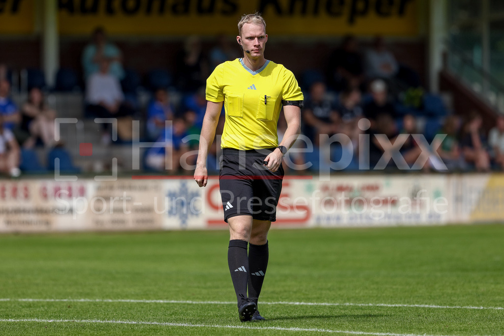 Fussball, Testspiel Frauen, SV Meppen - DSC Arminia Bielefeld | Schiedsrichter Florian Buß