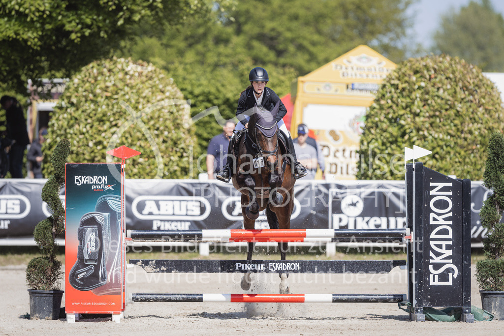 230519_MayDays_Stil-A2-U25-111 | Deine schönsten Turniermomente als professionelle Fotos! Entdecke hochwertige Pferdesport-Fotografie im Online-Shop. Jetzt Fotos finden & bestellen!