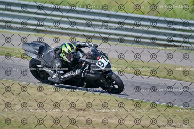 26BT02-0130 | markuskiefer.com - Realisiert mit Pictrs.com