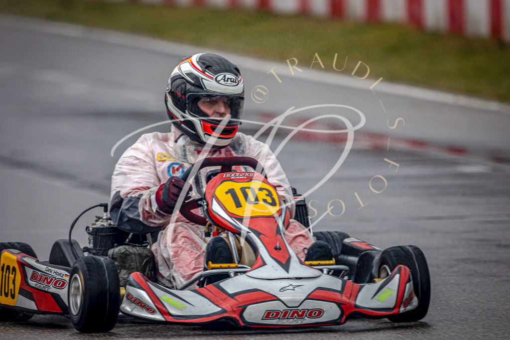 952767e4761b4961a88fecad8034159d | traudl_s_fotos