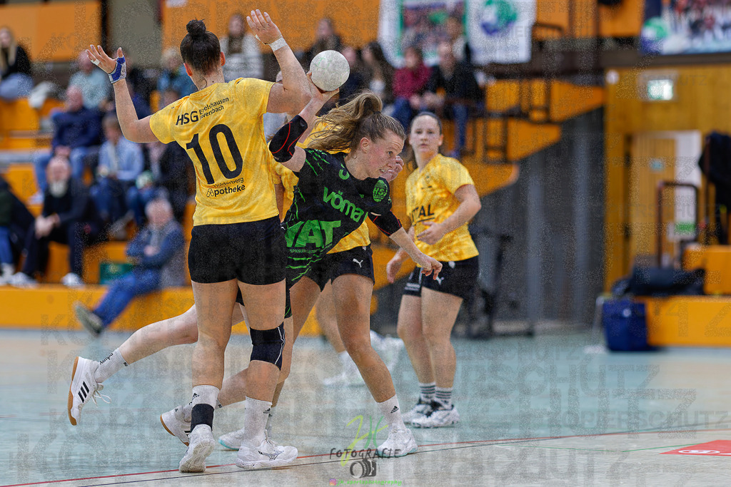Frauen Oberliga Mitte (HHV); HSG Kleenheim/Langgöns II - HSG Eibelshausen/Ewersbach | Frauen Oberliga Mitte (HHV); HSG Kleenheim/Langgöns II - HSG Eibelshausen/Ewersbach am 01.11.2025 in Oberkleen (Weidig-Halle)Photo © 2025 - Jörg Heinrich - Realisiert mit Pictrs.com