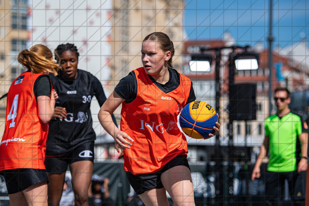 DIE FINALS 2025 | Dt. Meisterschaft 3x3 U18w | allfrisch JuniorPanthers2 (orange) vs. Dream Team (black)//  01.08.25: DIE FINALS 2025 | Dt. Meisterschaft 3x3 U18w / Dresden / Deutschland  //   CREDIT:www.bullenfotos.de, Martin König, Hörner Weg 40, D-49078 Osnabrück, +4917663732967 // Nutzung und Weitergabe nur zu den vereinbarten Zwecken. Presseanfragen an Ersteller. Alle Rechte beim Ersteller. Honorierung nach MFM. - Realisiert mit Pictrs.com