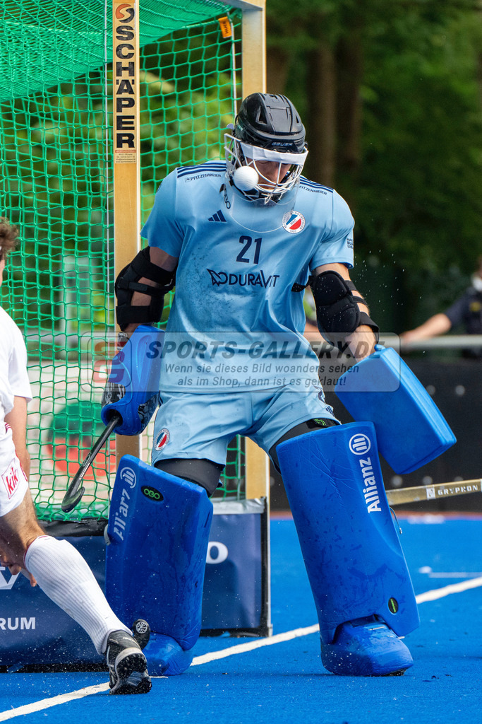Final4_20250531-1754-HK108135 | Krefeld, Deutschland, 31.05.2025:  Feldhockey Final4 2025 – „Deutsche Feldhockey-Meisterschaften 2025“ im Gerd-Wellen-Hockeyanlage am 31.05.2025 in Krefeld, Deutschland. (Foto von Kramhöller/Fehrmann/Kaste)Krefeld, Germany, 31.05.2025: Feldhockey Final4 2025 – „Deutsche Feldhockey-Meisterschaften 2025“ in Gerd-Wellen-Hockeyanlage at 31.05.2025 in Krefeld, Deutschland. (Foto from Kramhöller/Fehrmann/Kaste)