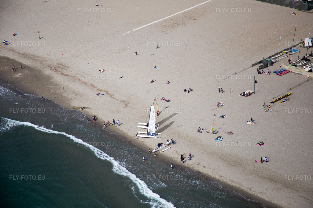 Vue aérienne: Vue de la ville à Lido di Camaiore dans le département Toscane, Italie – .Photo: IMG_086914.jpg prise le 03/04/2016 par Werner Riehm/FLY-FOTO.eu – Résolution de l'original: 5472 x 3648 px