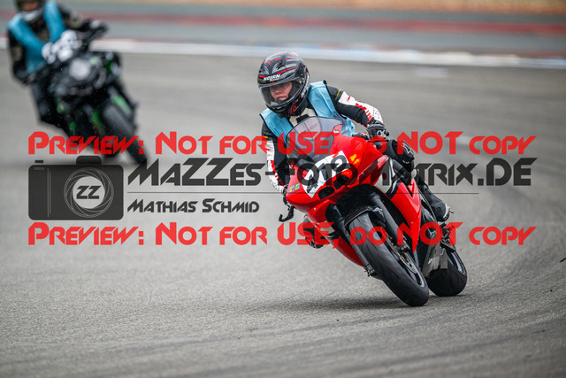 MaZZes_FotoMatrix_240702_6007705_2-160 | INST