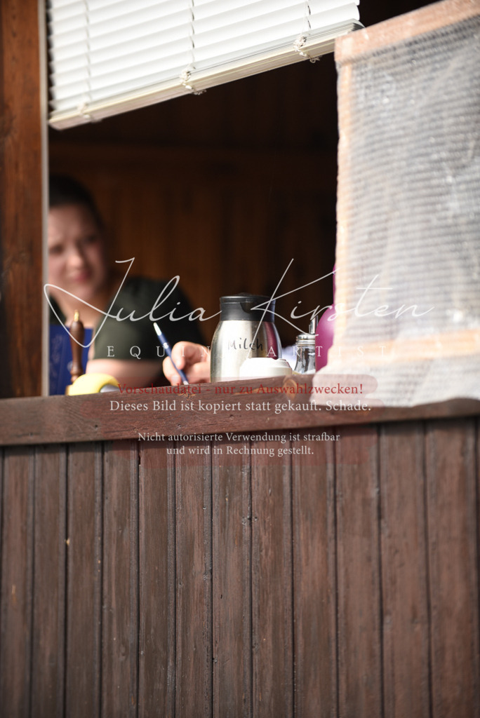 DSC_3614 | Pferde- und Turnierfotografie in Westsachsen. Pferdeportraits, Auftragszeichnungen und intuitive Kunst.