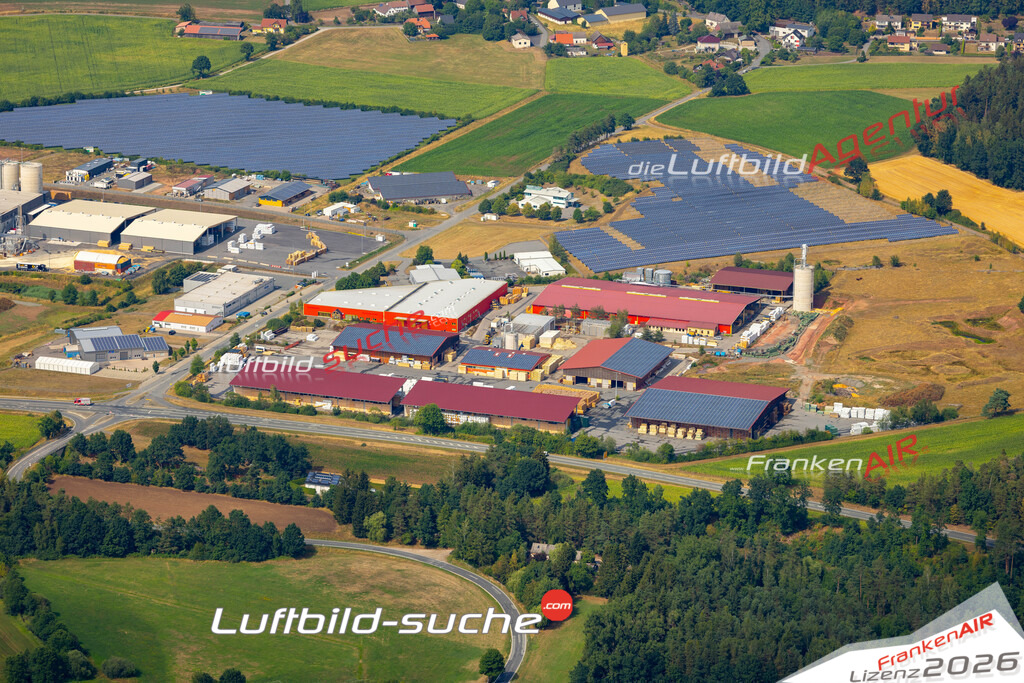 Die Luftaufnahme Gewerbegebiet - Pressath wurde 2022 vom Flugzeug aus (keine Drohne) erstellt. Hohe Auflösung -für große Poster und Wandbilder geeignet - Garantiert!