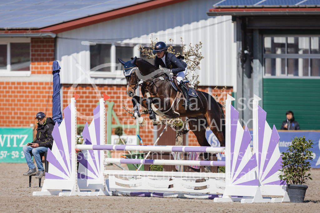 230411_Mühlen_02SprPf-A-243 | Deine schönsten Turniermomente als professionelle Fotos! Entdecke hochwertige Pferdesport-Fotografie im Online-Shop. Jetzt Fotos finden & bestellen!