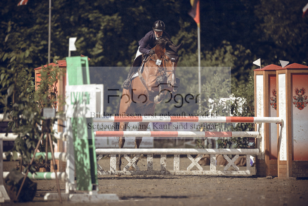 20240530-DOS_0593 | Entdecke hochwertige Reitturnierfotos von Foto Oger. Professionell, emotional und authentisch – jetzt Lieblingsmomente im Shop bestellen.Deutschlandweite Turnierfotografie. - Realisiert mit Pictrs.com