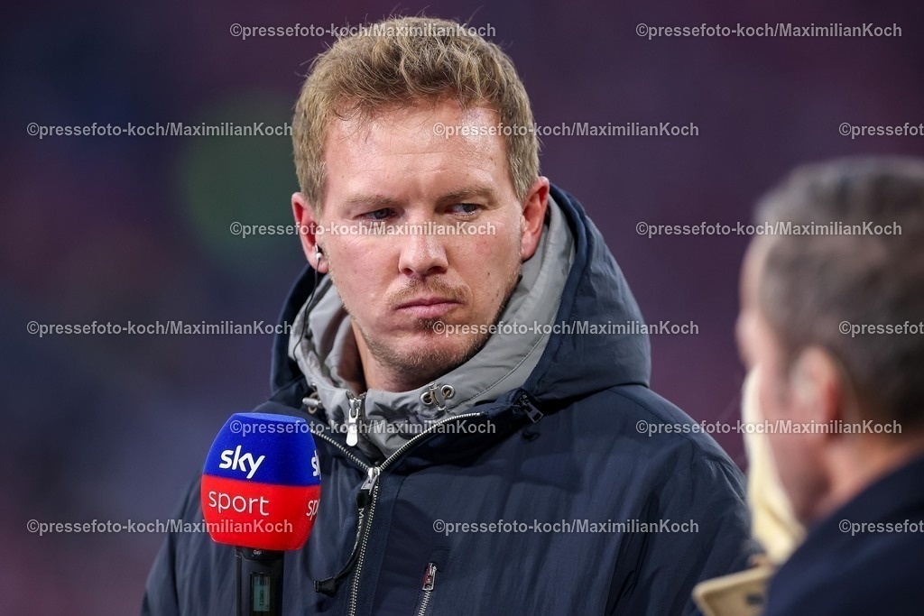 FCB18102501067 | Maximilian Koch
Fotograf aus NRW, Wuppertal. Sportfotograf und
Kooperationspartner bei Imago-Images und dpa-picture alliance.
Fotografie mit Leidenschaft zum Sport.