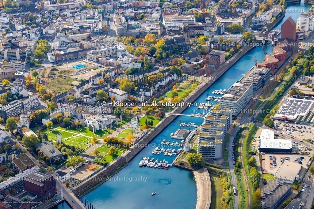 Luftbilder  Duisburg-7005 | Luftbildfotografie Luftbild Herbstluftbild Kaianlagen und Schiffs- Anlegestellen am Hafenbecken des Binnenhafen Holzhafen im Innenhafen im Ortsteil Kasslerfeld in Duisburg - Realisiert mit Pictrs.com