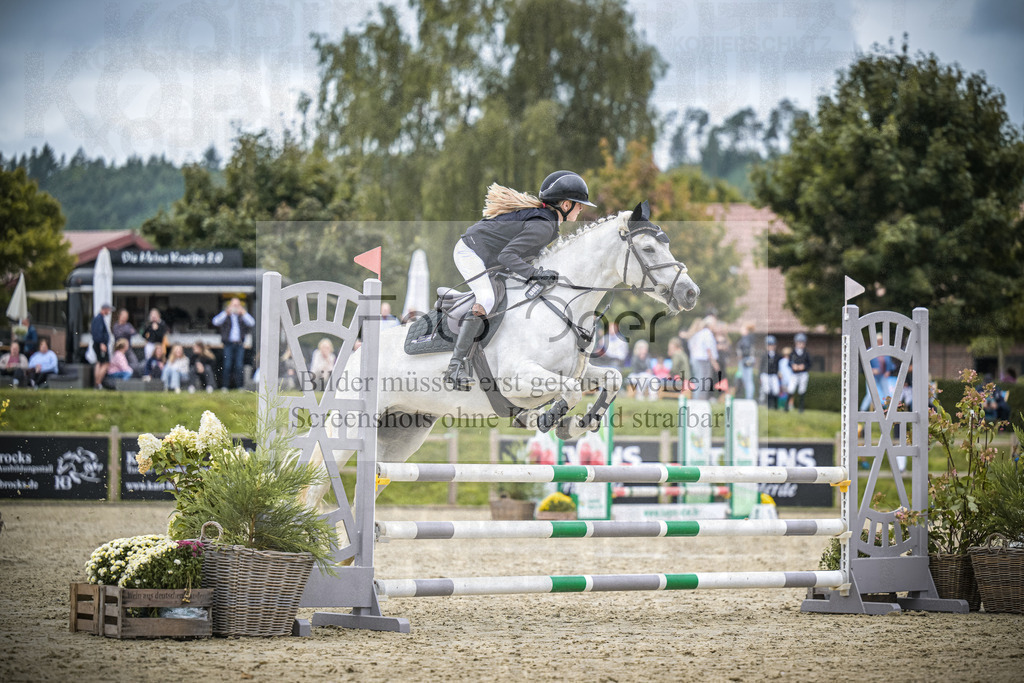 DOS_0981 | Entdecke hochwertige Reitturnierfotos von Foto Oger. Professionell, emotional und authentisch – jetzt Lieblingsmomente im Shop bestellen.Deutschlandweite Turnierfotografie. - Realisiert mit Pictrs.com