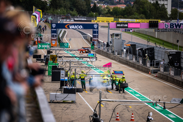 DTM625_082212175102139JS_JS | DTM, 11. + 12. Rennen Sachsenring 2025 - Foto: Gruppe C Photography - Realisiert mit Pictrs.com