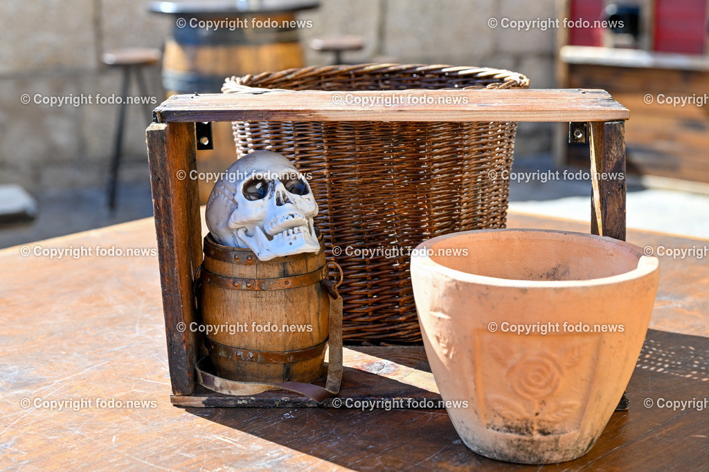 Kroatien_ Dubrovnik_ 11.10.2023-171 | 11.10.2023, Kroatien, HRV, Dubrovnik im Bild Gastronomie, Tourismus, Touristen, Sehenswuerdigkeiten, Stadtansichten



eine Stadt im suedlichen Kroatien an der Adriakueste in der Gespannschaft Dubrovnik-Nereveta. Die Altstadt wurde im Jahr 1979 von der UNESCO in die Liste des Weltkulturerbes aufgenommen.