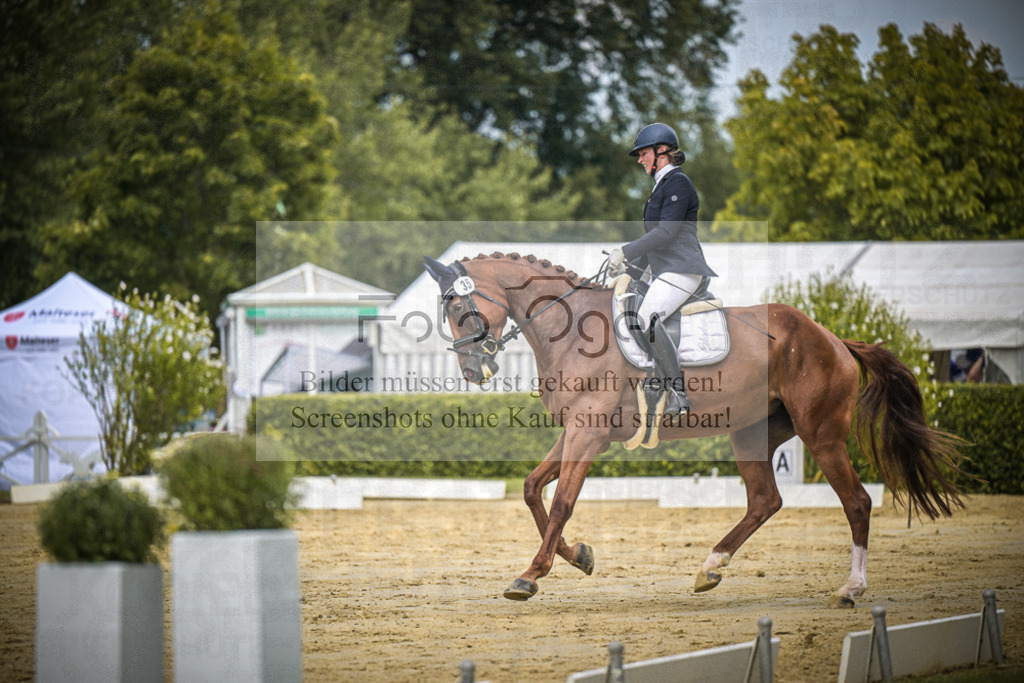 DOS_1630 | Entdecke hochwertige Reitturnierfotos von Foto Oger. Professionell, emotional und authentisch – jetzt Lieblingsmomente im Shop bestellen.Deutschlandweite Turnierfotografie. - Realisiert mit Pictrs.com